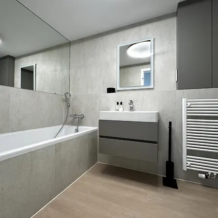 Eurovea Tower Ii Beige דירה *