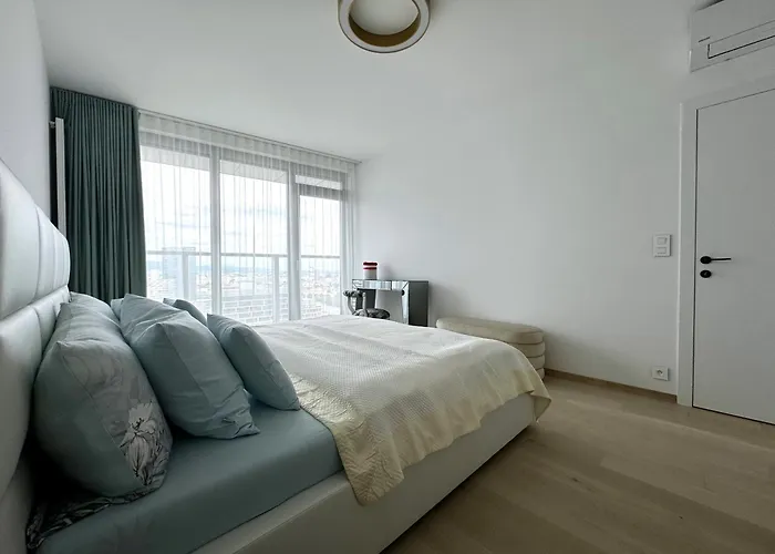 Eurovea Tower Ii Beige Apartmán *